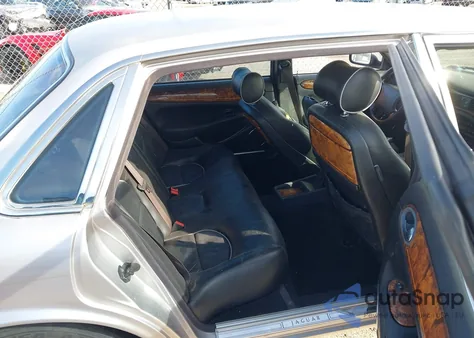 2000 Jaguar Xj8 Vanden Plas from USA, damaged, VIN SAJFA24C3YLF01860